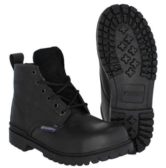 BOTA DE PIEL CON CASQUILLO # 71/2